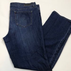 DKNY Soho Straight Jeans size 14 length 32.